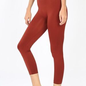 Plus Size Fired Brick Seamless Capri Leggings | Stretchy & Comfortable
